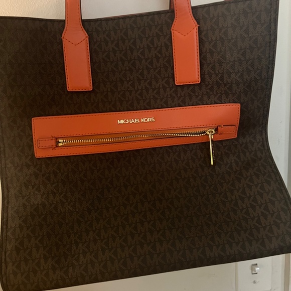 Women Handbag - Picture 4 of 4